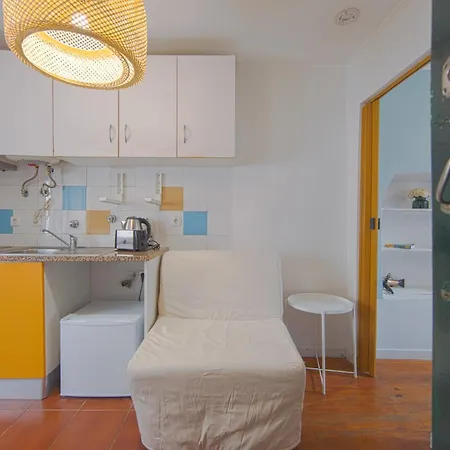 Alfama Cosy By Homing Daire
